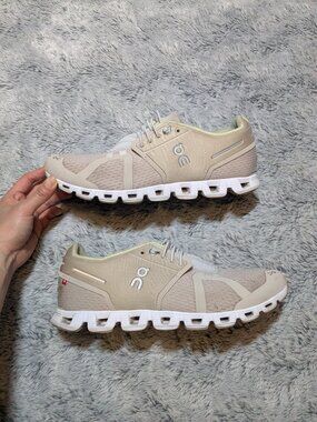 On Cloud Sneakers Tan Running Size 9.5 EU 41